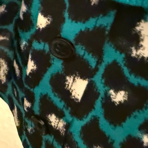 XL Michael Kors teal light sweater with leopard print on bottom with two buttons - Picture 7 of 7